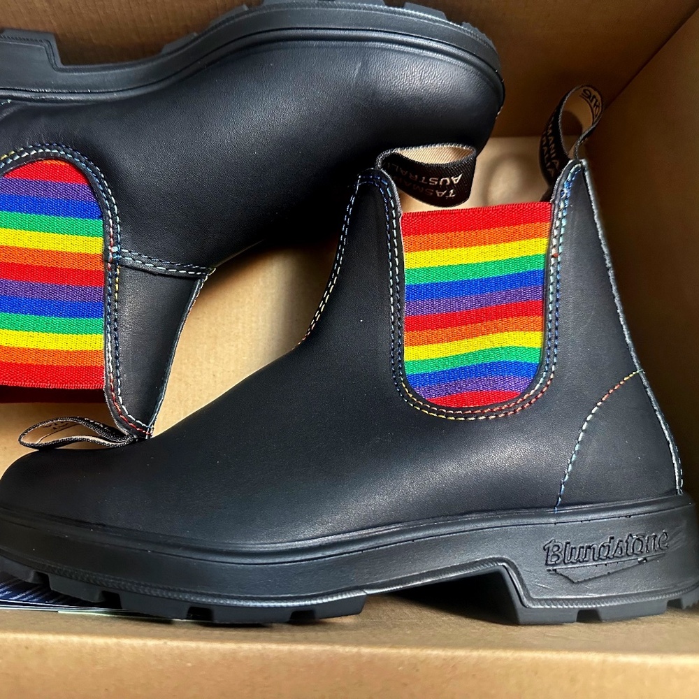 Blundstone Original Chelsea Boots - Women's Boot US W 7 Black/Rainbow